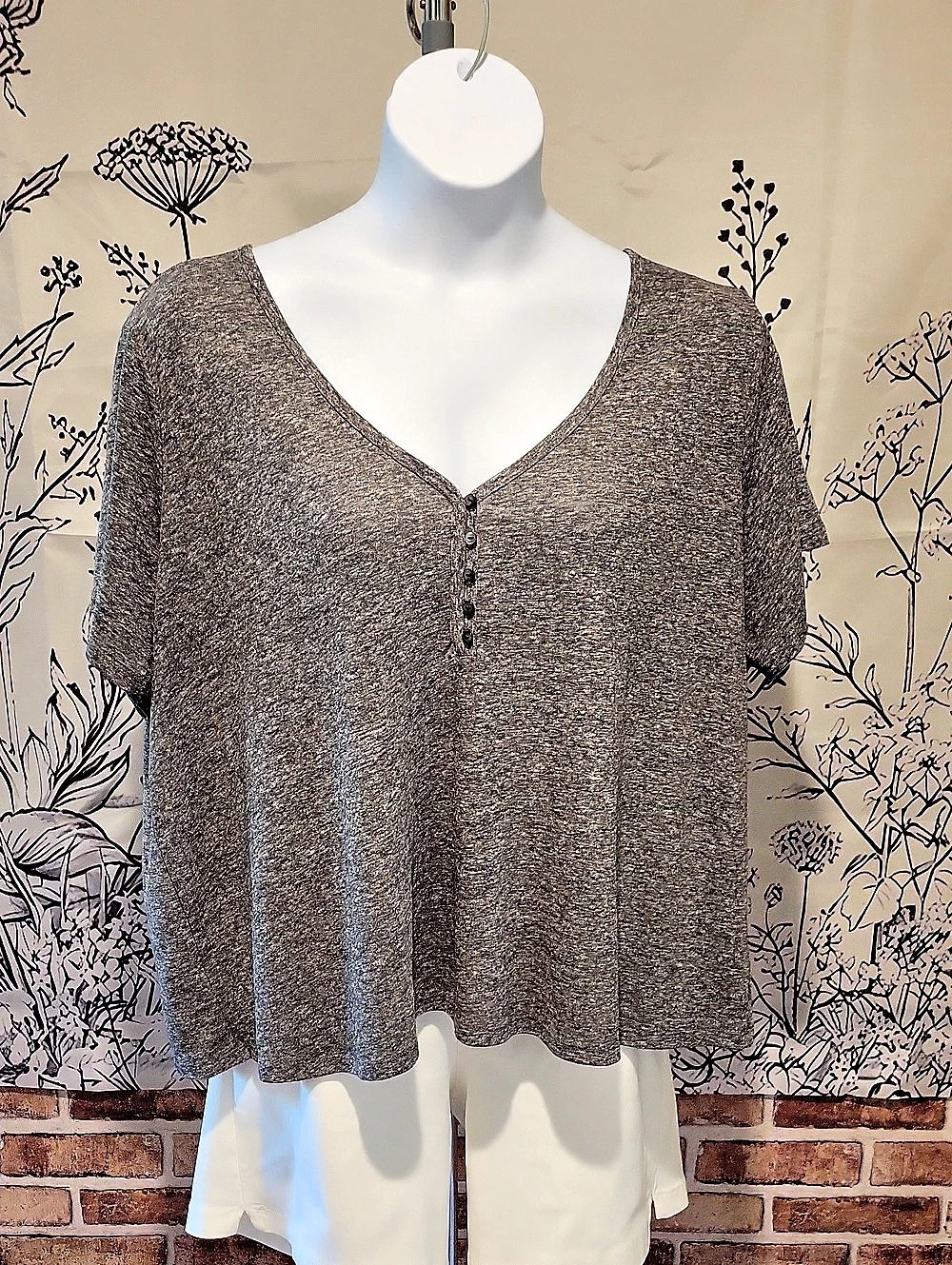 Old Navy Marald Grey V-Neck Button Front Top Size 2X